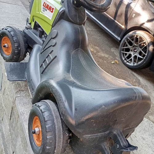 Class Tractor ride-on toy like new