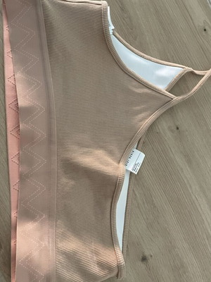 Reebok & Gigi Hadid sports bra, pink