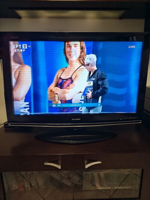 Sharp Aquos 32' LCD TV with decoder