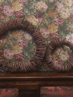 Handmade wooden decorative wreaths like new, set of 2 pieces
