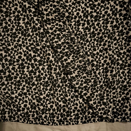Lightweight blouse with 3/4 sleeve, new, one size black and white