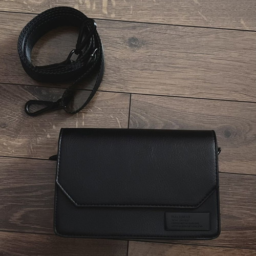 Pull&Bear men's crossbody bag, black