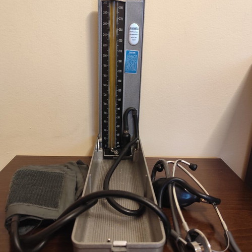 Animex Mercurial Sphygmomanometer Model 101 with Stethoscope like new