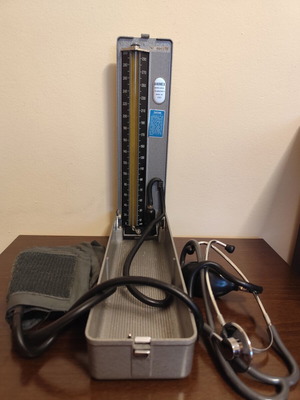 Animex Mercurial Sphygmomanometer Model 101 with Stethoscope like new