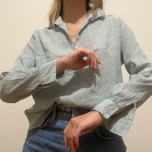 Ellen shirt-style top used, size L, white and blue