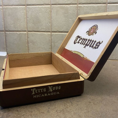 Alec Bradley Tempus Nicaragua Terra Novo cigar box used