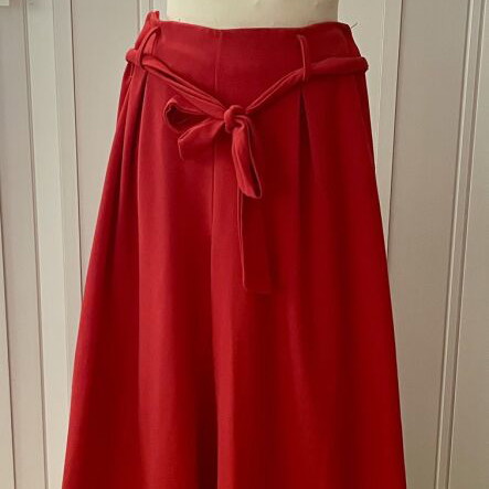 Red palazzo pants with belt used, sizes M and L