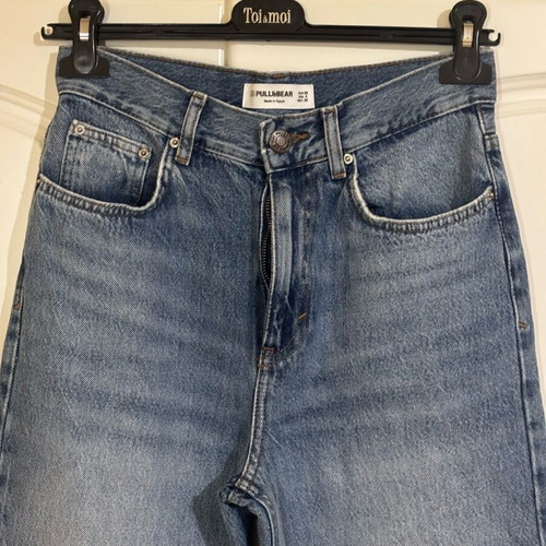 Blue Pull & Bear straight-leg jeans like new, size S