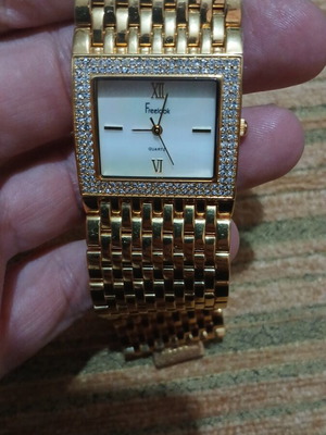 Freelook HA1044G/9 women's watch used, gold color