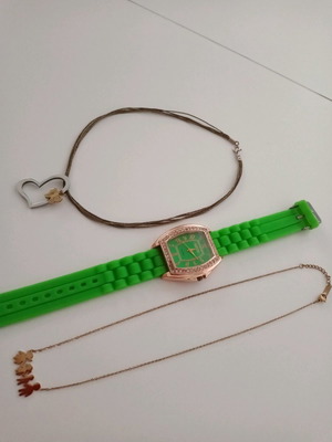 Women's accessories set used, steel necklace and watch