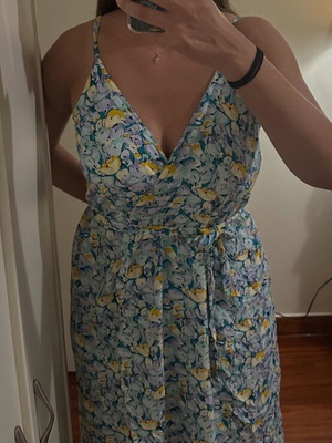 Midi wrap dress like new with floral pattern and adjustable straps