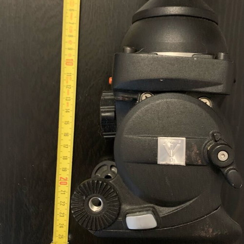 Tripod head used