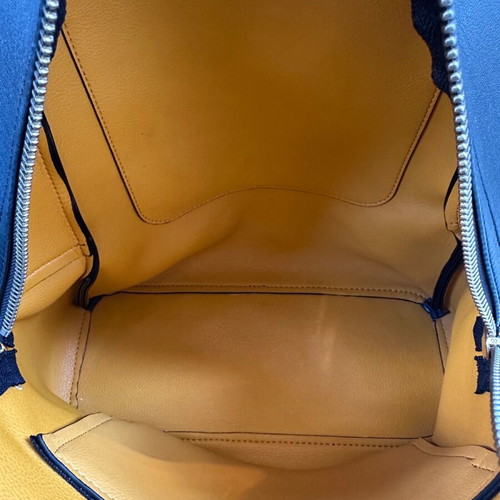 Tommy Hilfiger backpack like new, blue