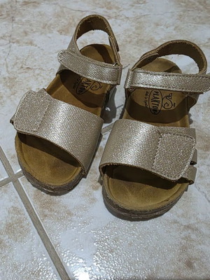 Plakton gold sandals for girls size 24 used