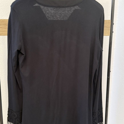 Intimissimi blouse black with lace sleeves like new, medium to large