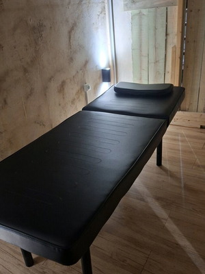 Κρεβάτια για μασάζ ελαφρώς μεταχειρισμένα, 2 τεμάχια