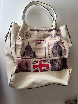 Shoulder bag used cream with London prints