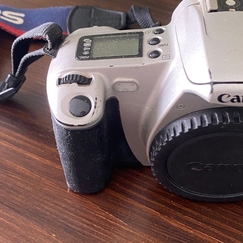 Canon EOS 300 (Rebel 2000) SLR camera body used