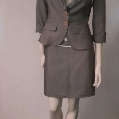 Womens suit Kensol like new, short skirt, size S