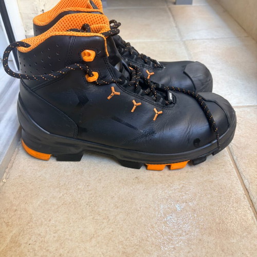Uvex safety boots size 43
