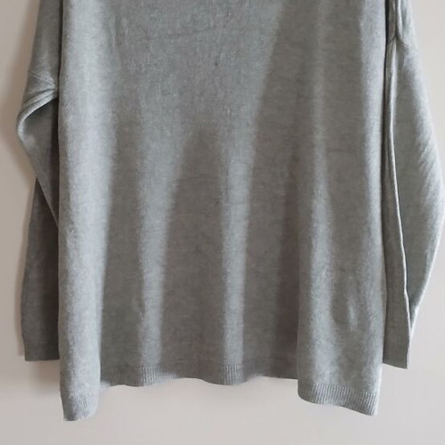 Italian knit sweater, soft grey, V-neck, size M-L