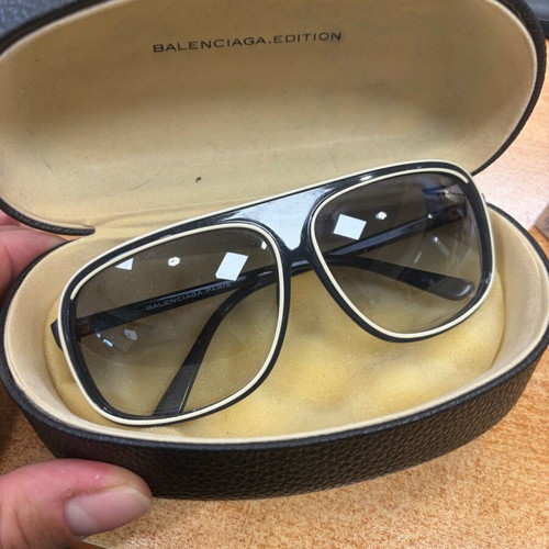 Balenciaga sunglasses like new, blue