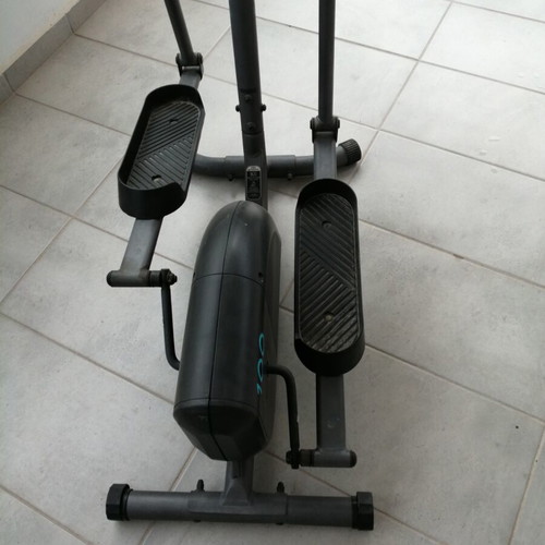 Elliptical machine Dekathlon 100 lightly used