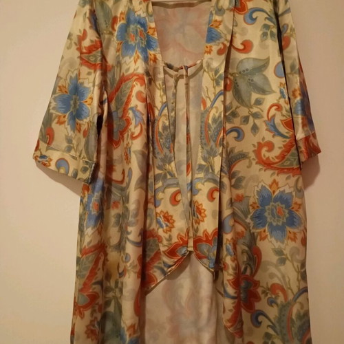 Kimono robe asymmetrical satin like new, multicolored