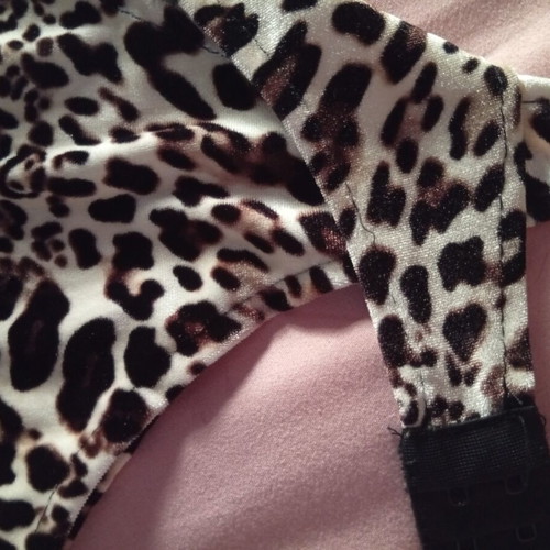 Velvet leopard bodysuit one size, new with adjustable straps