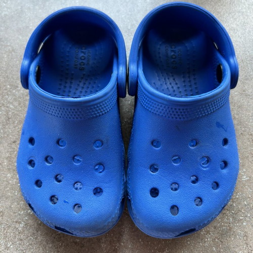 Crocs blue clogs size C8, 24-25