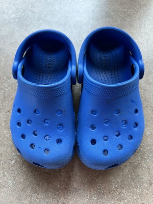 Crocs blue clogs size C8, 24-25