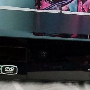 Samsung HT-Z210 Home Cinema System 5.1 Channels with Subwoofer
