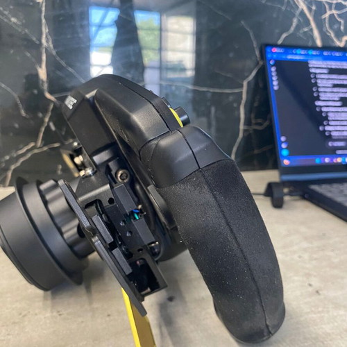 Fanatec Clubsports Steering Wheel F1 Esports V2 sim racing set