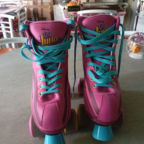 Disney Roller Skates Size 34/35 Like New