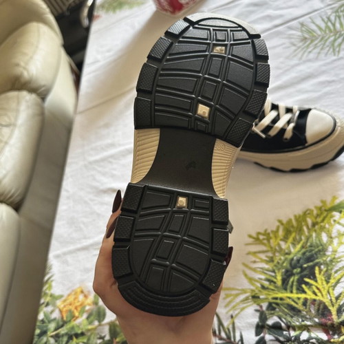 Refresh women's sneaker boot new, black size 39