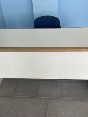 Desk in excellent condition