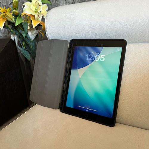 Apple iPad 10.2" 8th Gen 128GB Wifi σαν καινούργιο με θήκη