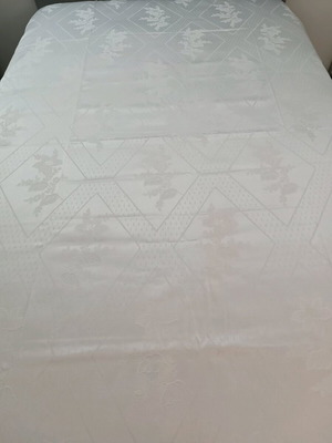 Vintage satin white embossed double blanket like new 260x260
