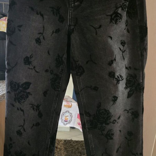 Jeans with velvet floral design like new, size M