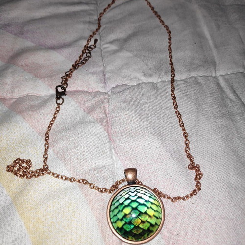Game of Thrones Dragon Scales Pendant like new