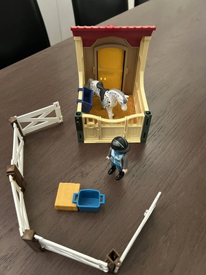 Playmobil 6935 Horse Box “Appaloosa” set like new with figure and instructions