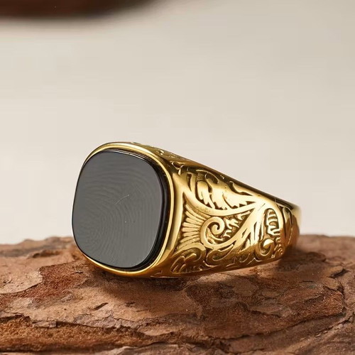 Men's classic stylish ring with black stone, new
