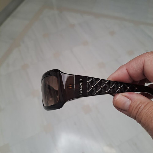 Chanel sunglasses like new, brown