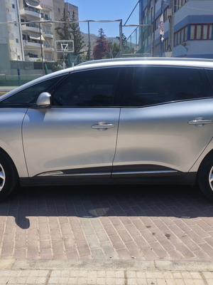 Renault Grand Scenic 2017 1.5 dCi 130hp Automatic 7-Seater SUV like new, silver