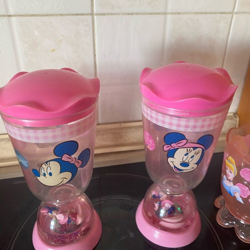 Disney plastic cups like new, set of 4