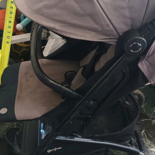 Cybex Beezy stroller used with minor wear