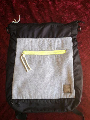 Backpack gray and black with phosphorescent zipper like new