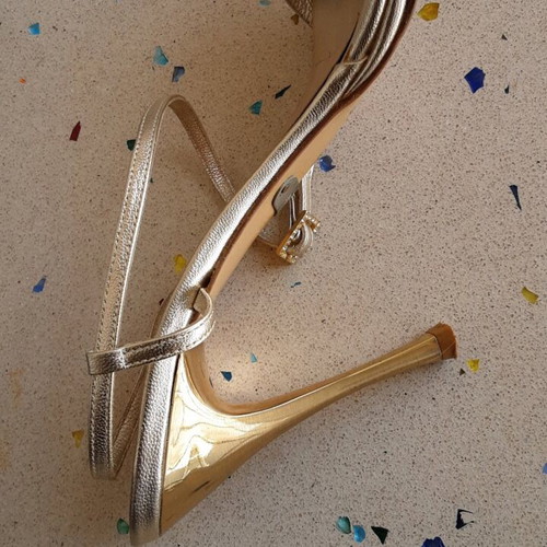 DoDiCi luxury sandal like new, gold size 39
