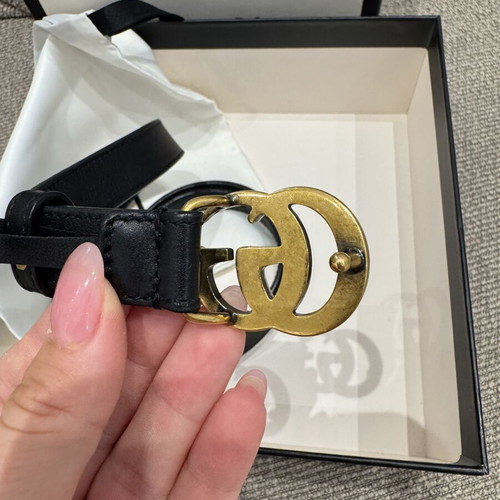 Gucci GG Marmont Thin Leather Belt size 75 like new, black and brass