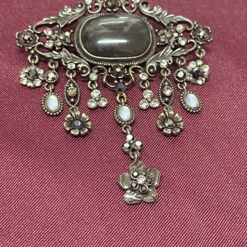 Vintage brooch large, like new, black and silver